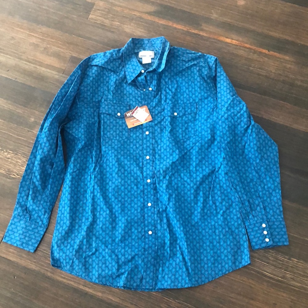 Wrangler Long Sleeve Button Up Shirt